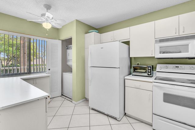 9537 Weldon Circle I213, Tamarac, FL 33321