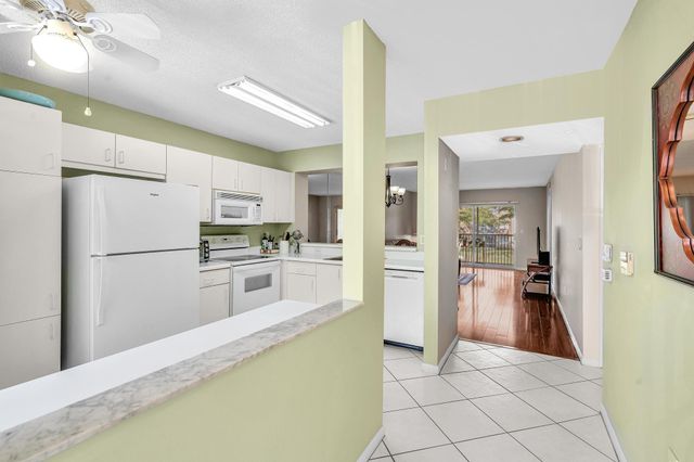 9537 Weldon Circle I213, Tamarac, FL 33321