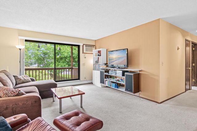 4000 Foss Road 204, Saint Anthony, MN 55421