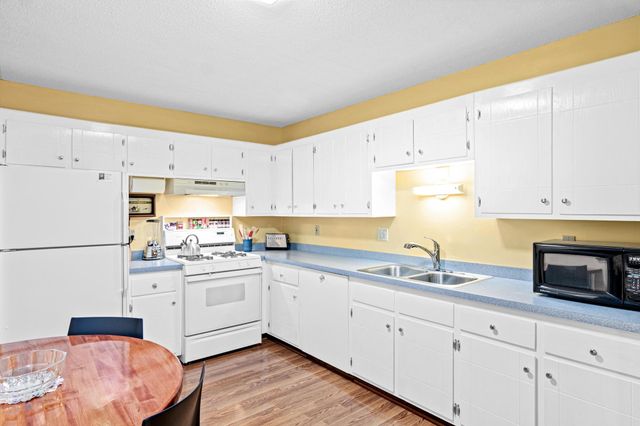 4000 Foss Road 204, Saint Anthony, MN 55421