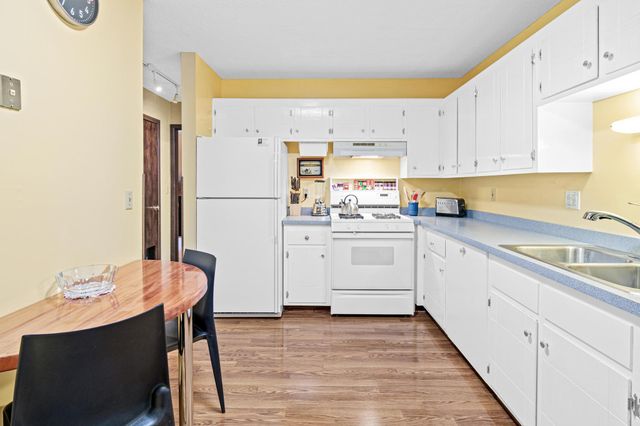 4000 Foss Road 204, Saint Anthony, MN 55421