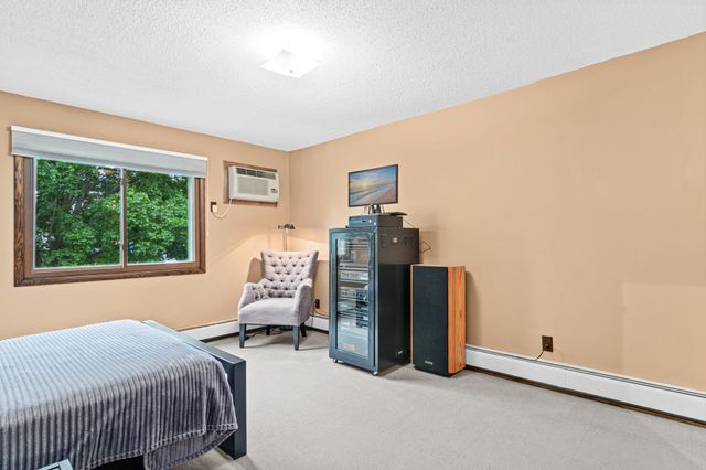 4000 Foss Road 204, Saint Anthony, MN 55421