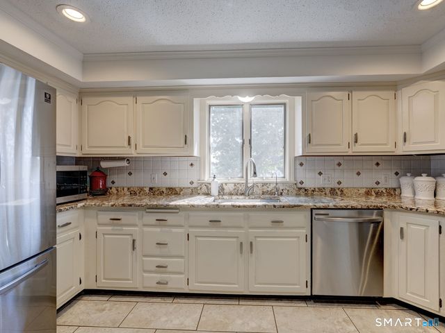 43 Raynor Street, Southington, CT 06489