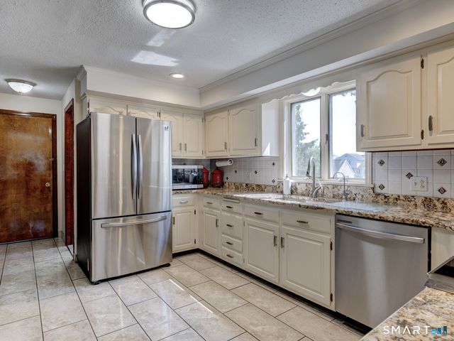 43 Raynor Street, Southington, CT 06489