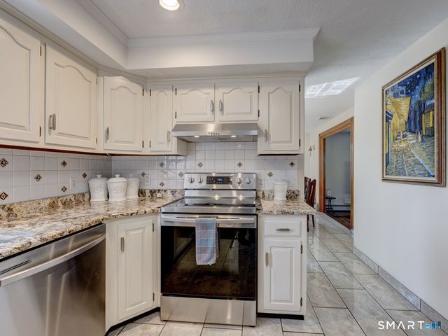 43 Raynor Street, Southington, CT 06489