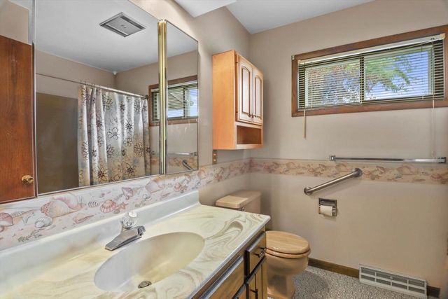 88 E Waterloo Road, Waterloo, WI 53594