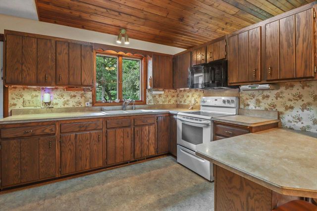 88 E Waterloo Road, Waterloo, WI 53594