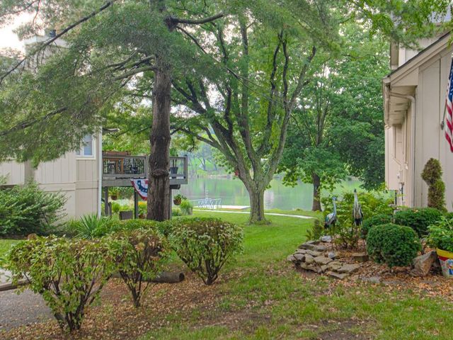 3919 NE Sequoia Street, Lee's Summit, MO 64064