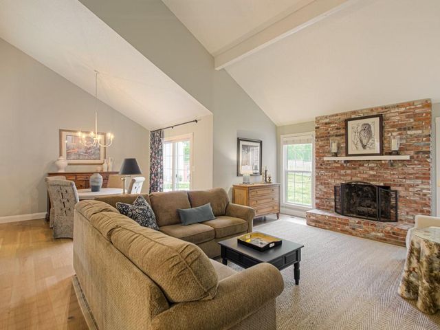 3919 NE Sequoia Street, Lee's Summit, MO 64064