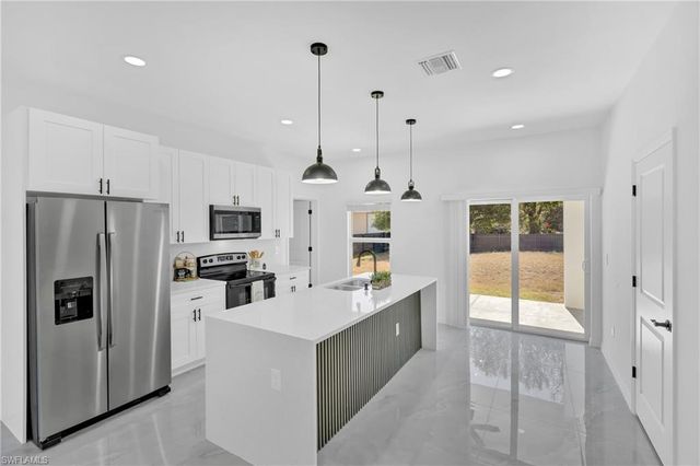 30095 Beech RD, Punta Gorda, FL 33982