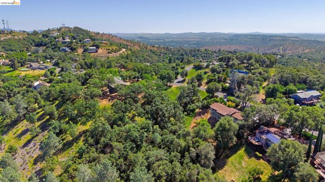 20135 Gibbs Dr, Sonora, CA 95370