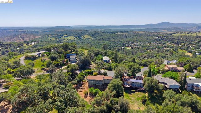 20135 Gibbs Dr, Sonora, CA 95370