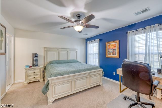 9 Crestmont Ct, Hardyston Twp., NJ 07419