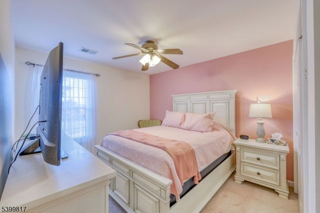 9 Crestmont Ct, Hardyston Twp., NJ 07419