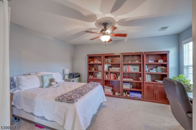 9 Crestmont Ct, Hardyston Twp., NJ 07419