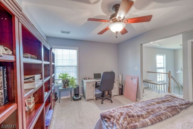 9 Crestmont Ct, Hardyston Twp., NJ 07419