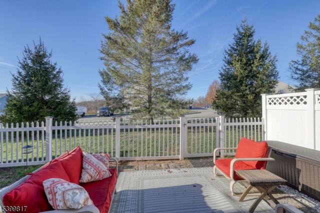 9 Crestmont Ct, Hardyston Twp., NJ 07419