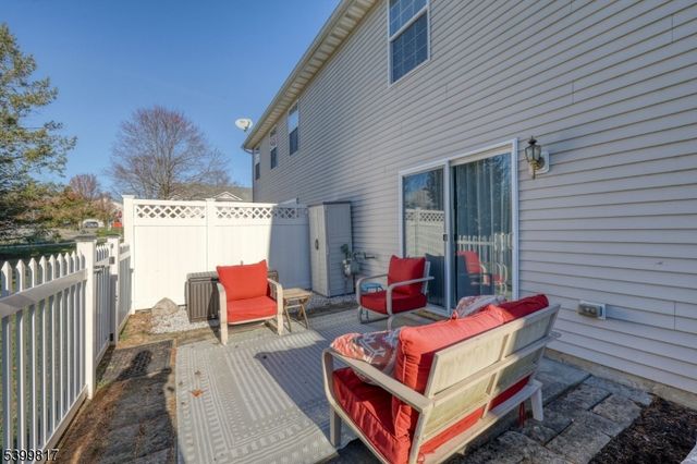 9 Crestmont Ct, Hardyston Twp., NJ 07419