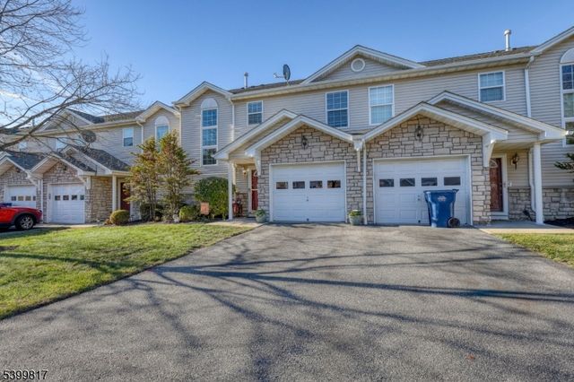 9 Crestmont Ct, Hardyston Twp., NJ 07419