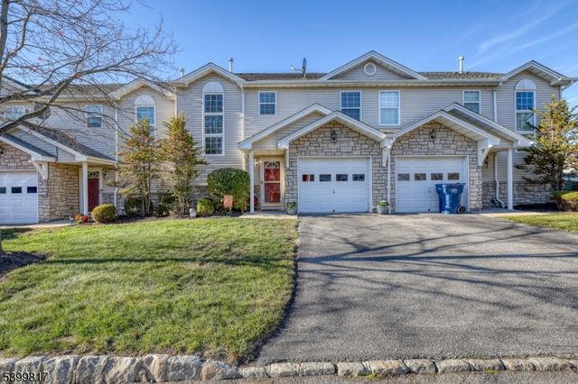 9 Crestmont Ct, Hardyston Twp., NJ 07419