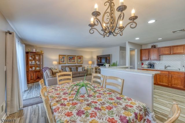 9 Crestmont Ct, Hardyston Twp., NJ 07419