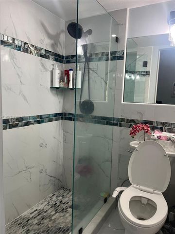 35 Camden B, West Palm Beach, FL 33417