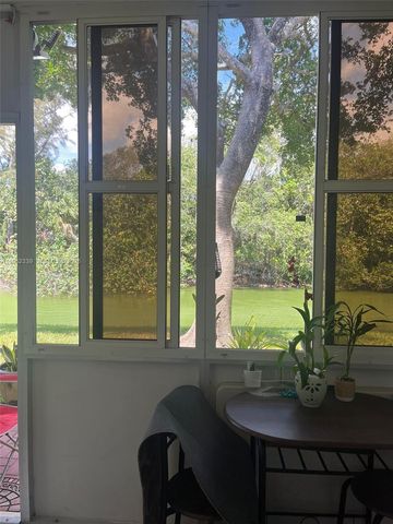 35 Camden B, West Palm Beach, FL 33417