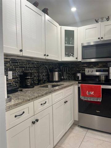 35 Camden B, West Palm Beach, FL 33417