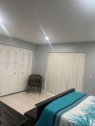 35 Camden B, West Palm Beach, FL 33417