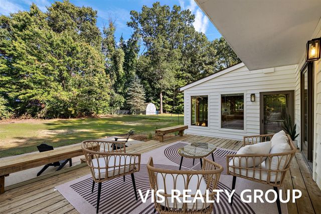 18630 N Fruitport Road, Spring Lake, MI 49456