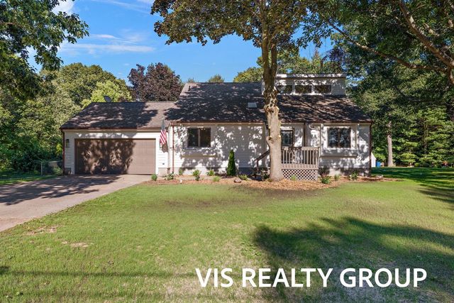 18630 N Fruitport Road, Spring Lake, MI 49456