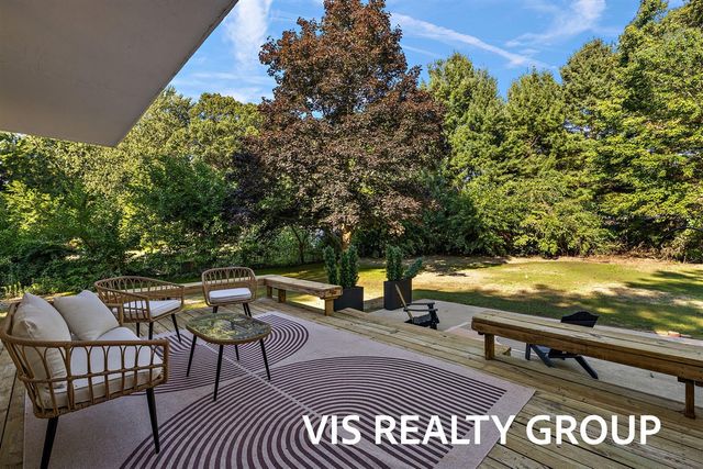 18630 N Fruitport Road, Spring Lake, MI 49456