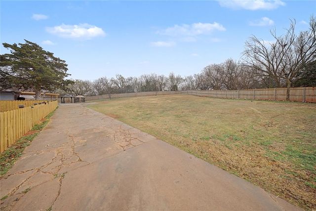 4505 Tall Oaks Court, Edmond, OK 73025