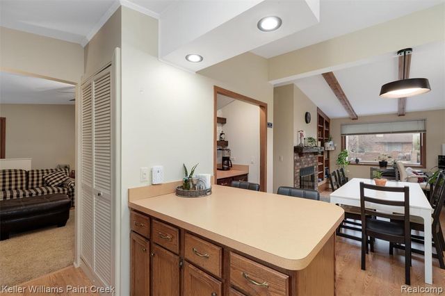 975 Woodlane Drive, Rochester Hills, MI 48307