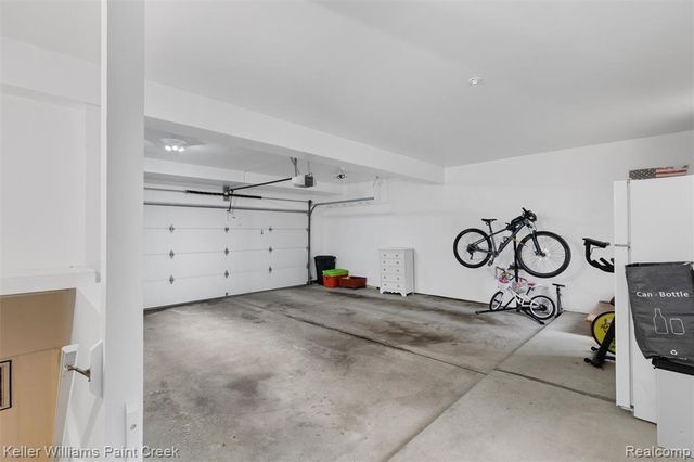 975 Woodlane Drive, Rochester Hills, MI 48307