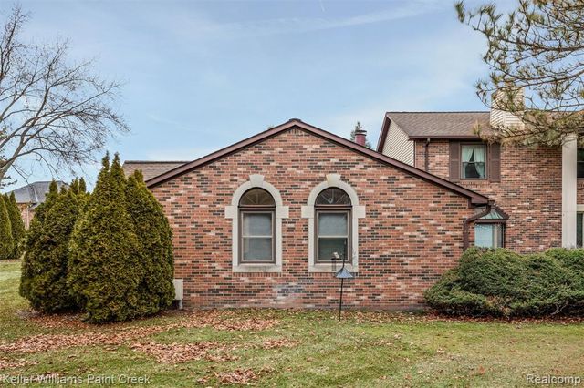 975 Woodlane Drive, Rochester Hills, MI 48307