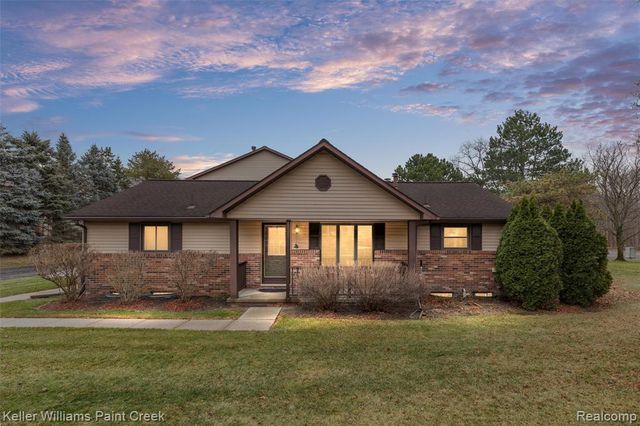 975 Woodlane Drive, Rochester Hills, MI 48307