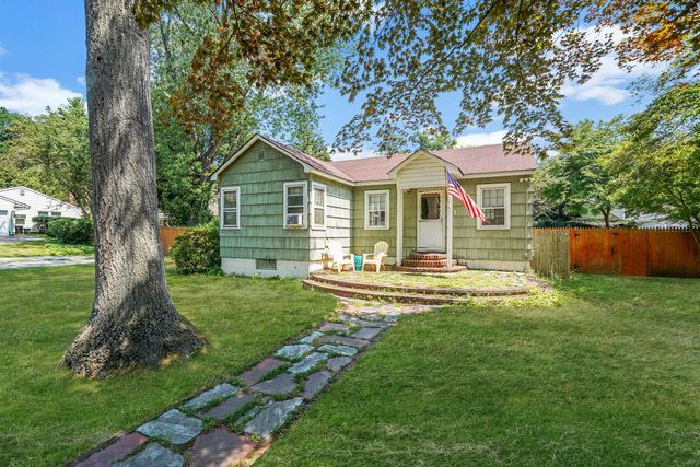 35 Oakland Avenue, Miller Place, NY 11764