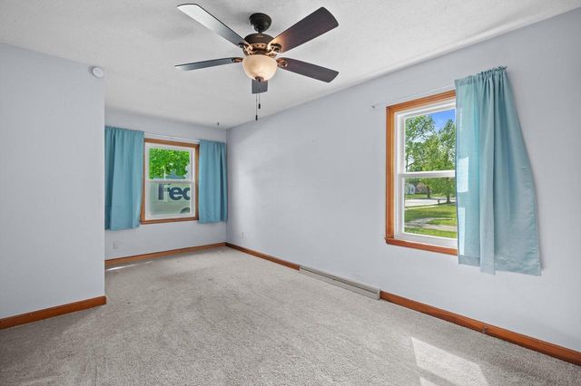 118 W Roberta AVENUE, Waukesha, WI 53186