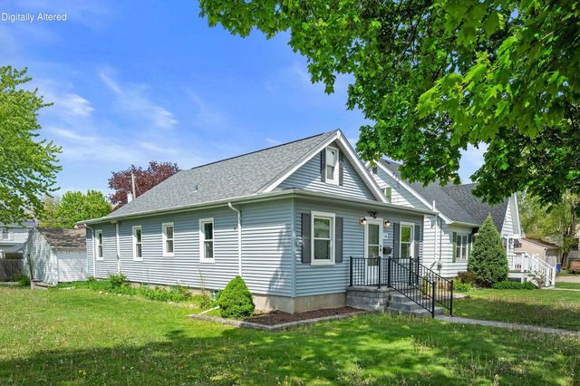 118 W Roberta AVENUE, Waukesha, WI 53186