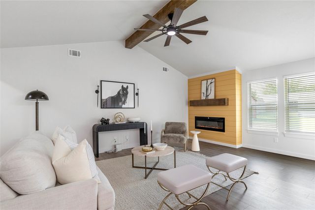 4408 Tiptop Street, Haltom City, TX 76117