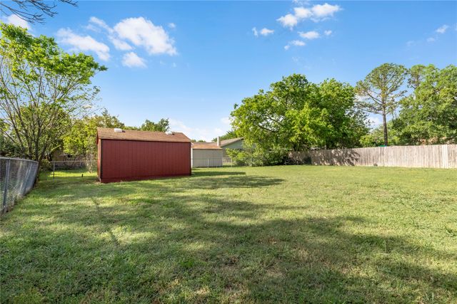 4408 Tiptop Street, Haltom City, TX 76117