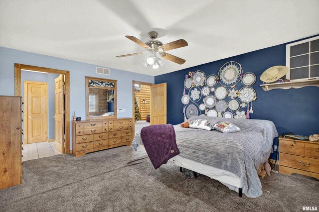 20664 N Brady Street, Davenport, IA 52806