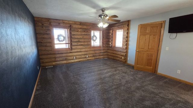 20664 N Brady Street, Davenport, IA 52806