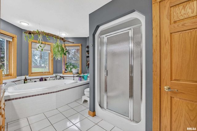 20664 N Brady Street, Davenport, IA 52806