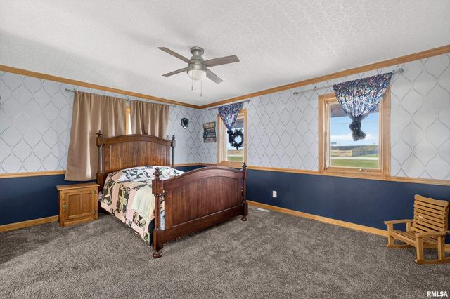 20664 N Brady Street, Davenport, IA 52806