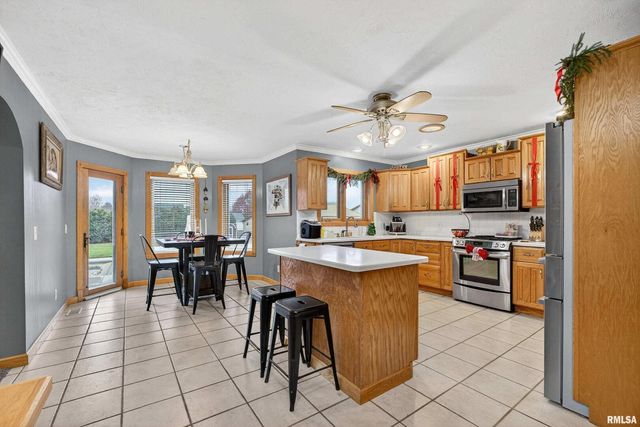 20664 N Brady Street, Davenport, IA 52806