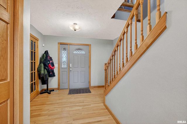 20664 N Brady Street, Davenport, IA 52806