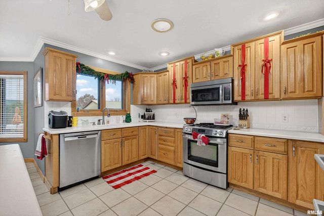 20664 N Brady Street, Davenport, IA 52806