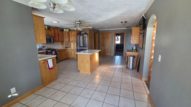 20664 N Brady Street, Davenport, IA 52806